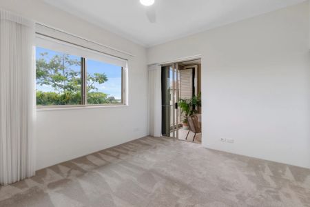 1730/1 Rialto Quay Drive, Hope Island. - Photo 2