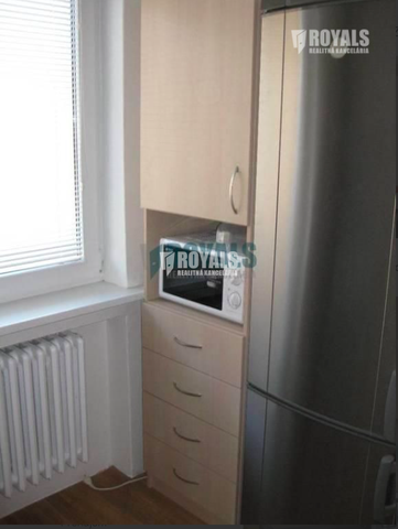 Kompletne zariadený 5i byt na poschodí rodinného domu, 2 balkóny, Lamač - Photo 4