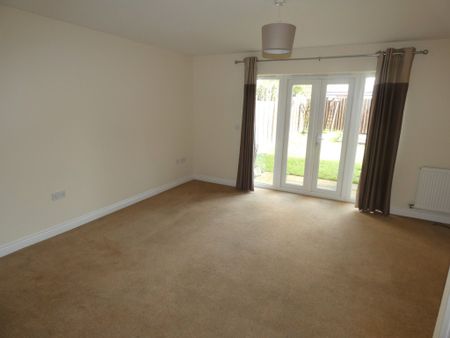 3 bed Detached - To Let - Photo 3