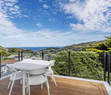 Spacious sunlit 3 bedroom home with stunning views - Photo 4