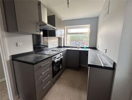 3 bedroom semi-detached house to rent - Photo 5