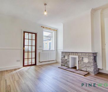 3 bedroom terraced house to rent - Photo 4
