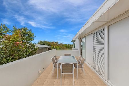 Absolute Beachfront Residence with Private Track to the Ocean - Photo 5