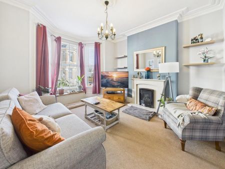 2 bedroom terraced house to rent - Photo 4