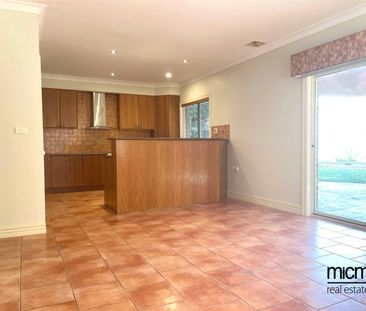 17 William McPherson Crescent - Photo 1