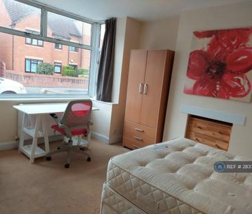 1 bedroom in a house share to rent - Photo 4