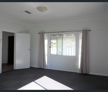 A Beauty on Boundary Street - Photo 2