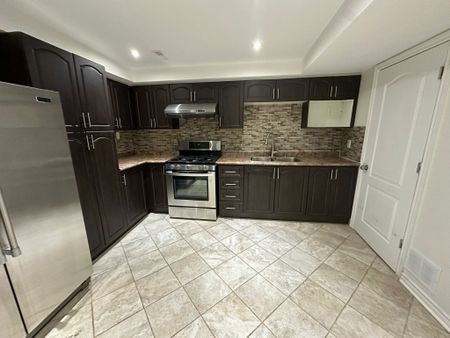 For Lease - 1865 Cricket Lane Unit# Basement, Pickering, Ontario - Photo 4