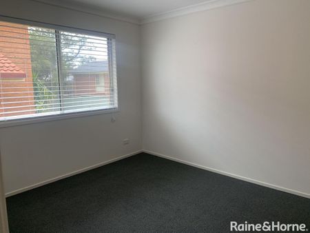 2/29 Campbell Road, Tamworth, NSW 2340 - Photo 4