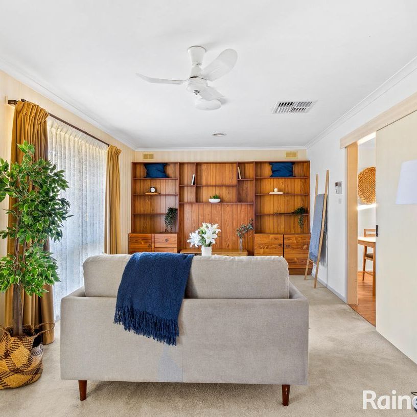 Close to schools - Photo 1