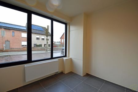 Volledig gerenoveerde woning te huur nabij het centrum van Eeklo! - Photo 4