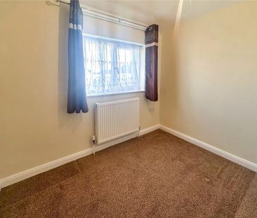 4 bedroom semi-detached house to rent - Photo 3