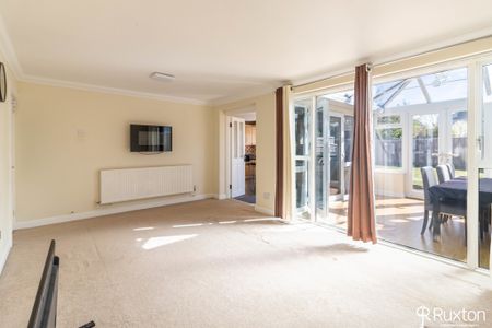 Wharton Avenue, Solihull - Photo 3