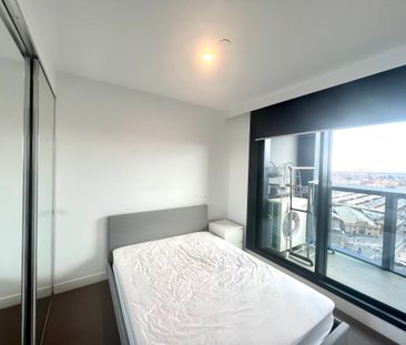 FULLY FURNISHED 1 bedroom 1 bathroom apartment in Carlton - Photo 5