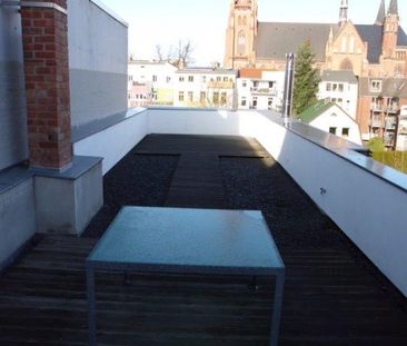 Große Maisonettewohnung mit Dachterrasse und Blick über den Dächern Schwerins - Photo 2