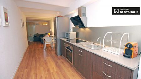 barcelona, Catalonia 08006 - Photo 3