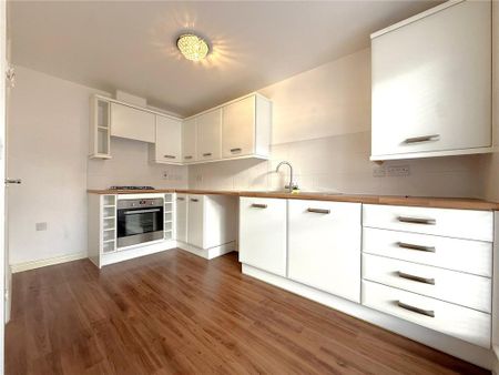 3 bedroom end of terrace house to rent - Photo 4