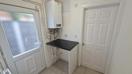 1 bedroom ground floor flat to rent - Photo 5