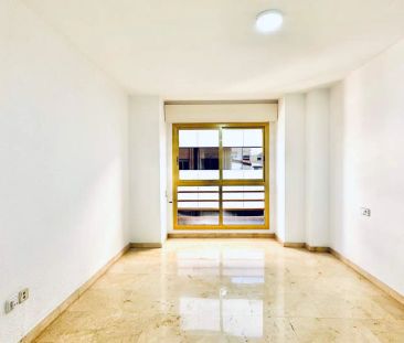 Piso de alquiler en Avenida Alfonso el Sabio, 13, Barrio del Centro - Photo 3