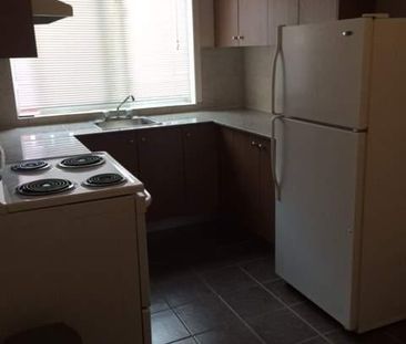 1 CH - 1 SDB - Côte Saint-Luc - $1,125 /mo - Photo 3