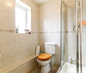 4 bedroom semi-detached house to rent - Photo 4