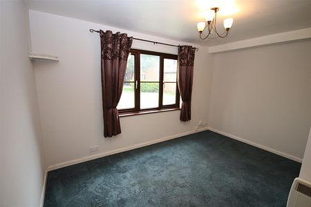 1 bedroom Apartment to let - Photo 2