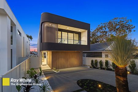 BRAND NEW 5 BEDROOM HOME - Photo 4