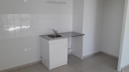location Appartement T3 DE 58.5m² À BORDEAUX - Photo 2