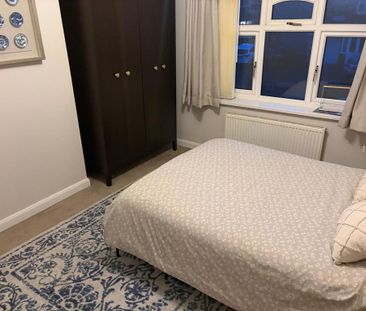 4 bedroom semi-detached house to rent - Photo 3