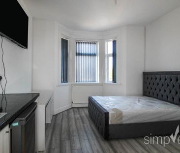 1 bedroom in a house share to rent - Photo 2