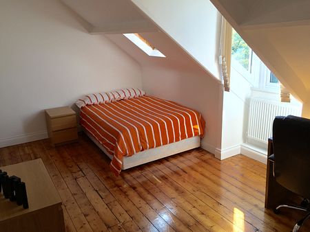 4 Double Bedroom Upper Maisonette, Heaton Road - Photo 2