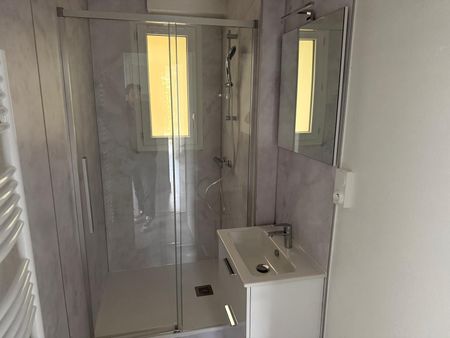 Location Appartement 2 pièces 49m² VALS LES BAINS 07600 - Photo 4