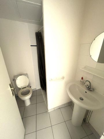 Location Appartement 23m² ST ETIENNE 42000 - Photo 5