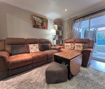 3 bedroom end of terrace house to rent - Photo 2