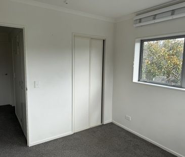 Inner City Apartment – Secure Carpark - Photo 1