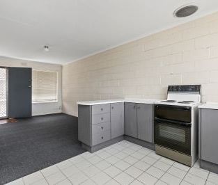 One bedroom unit - Photo 2