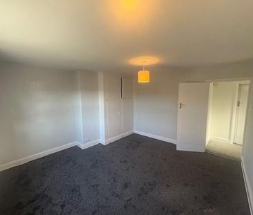 5 bedroom semi-detached house to rent - Photo 3