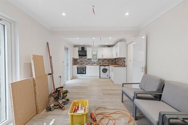 4 bedroom semi-detached house to rent - Photo 1