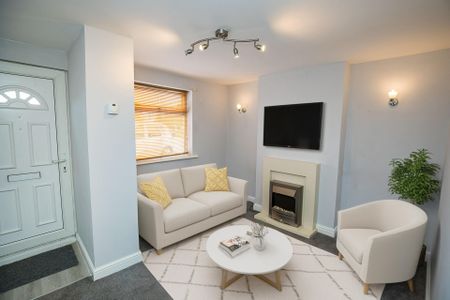 Mold Road, Buckley - Photo 2