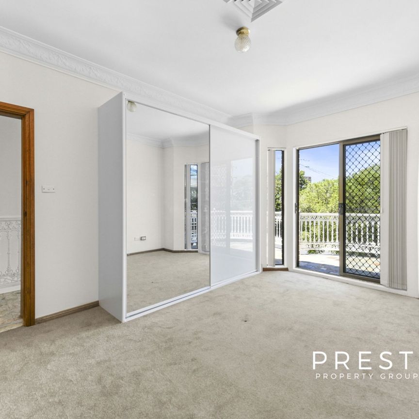 Freshly renovated, spacious 3-Bedroom Family Home in Prime Arncliffe Location - Photo 1