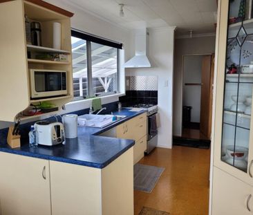 16 Trelawney Crescent, Westown, New Plymouth - Photo 3