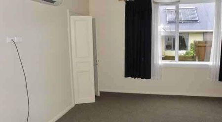 Great Location Flat - Photo 4