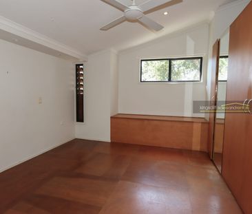 4br house dual living option of 2br + Study AND separately accessed... - Photo 6