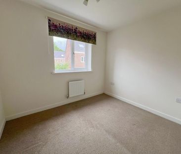 3 bedroom semi-detached house to rent - Photo 3