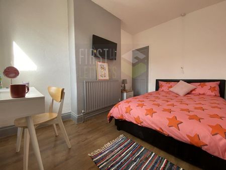 3 bedroom terraced house to rent - Photo 3