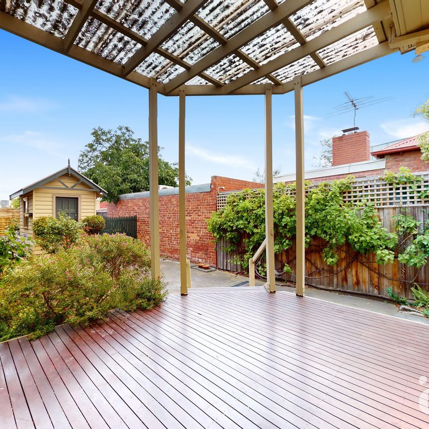 16 Churchill Grove, Hawthorn - Photo 1