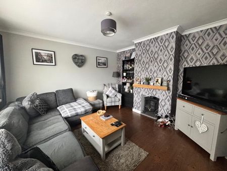 42 Oakwood Road, Carrickfergus, BT38 8ET - Photo 3