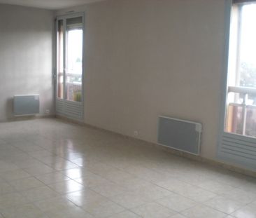 Location Appartement 1 pièce 37m² ORLEANS 45000 - Photo 2