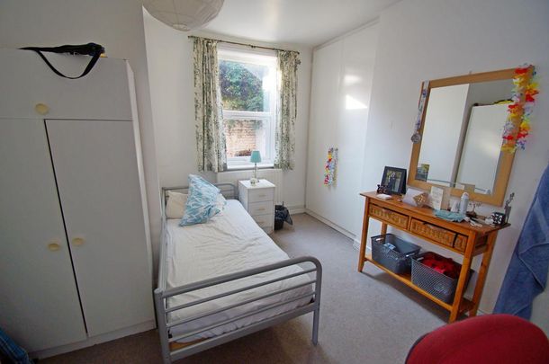 3 bedroom terraced house to rent - Photo 1