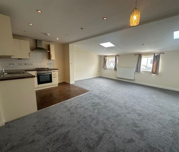 High Street Fareham Unfurnished - Photo 5